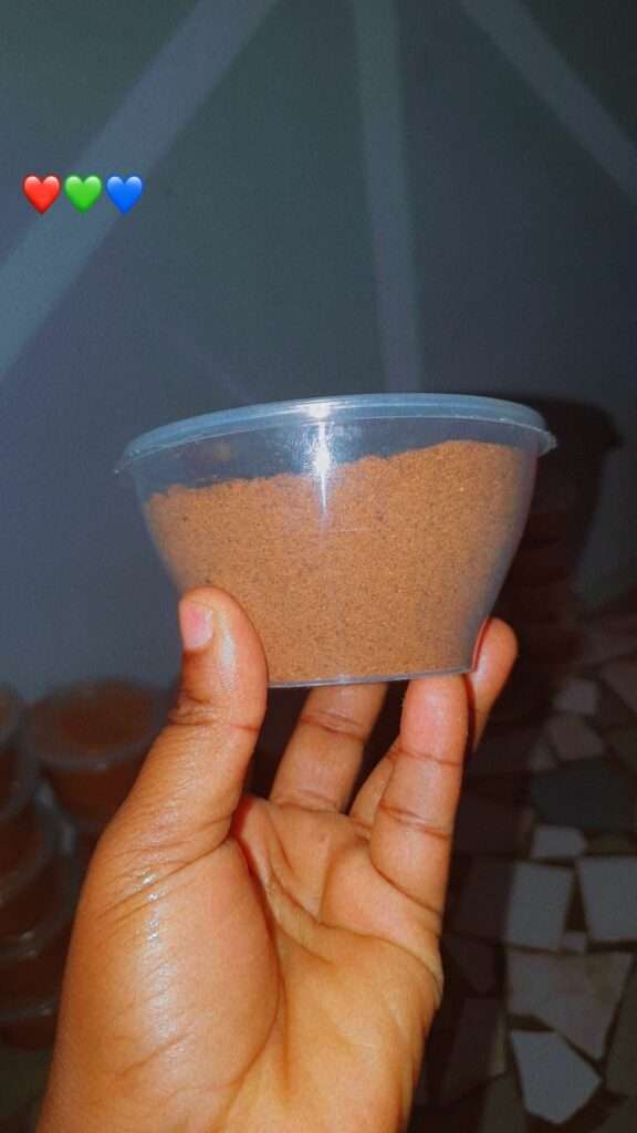 Vente de produits alimentaires, épices cuisinière et produits cosmétiques : beurre de karité