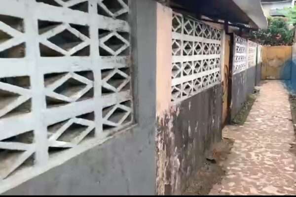 Vente à Abobo Dokui : cour 4 portes