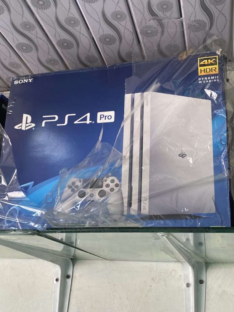 Ps4 pro blanche Craker nouveau