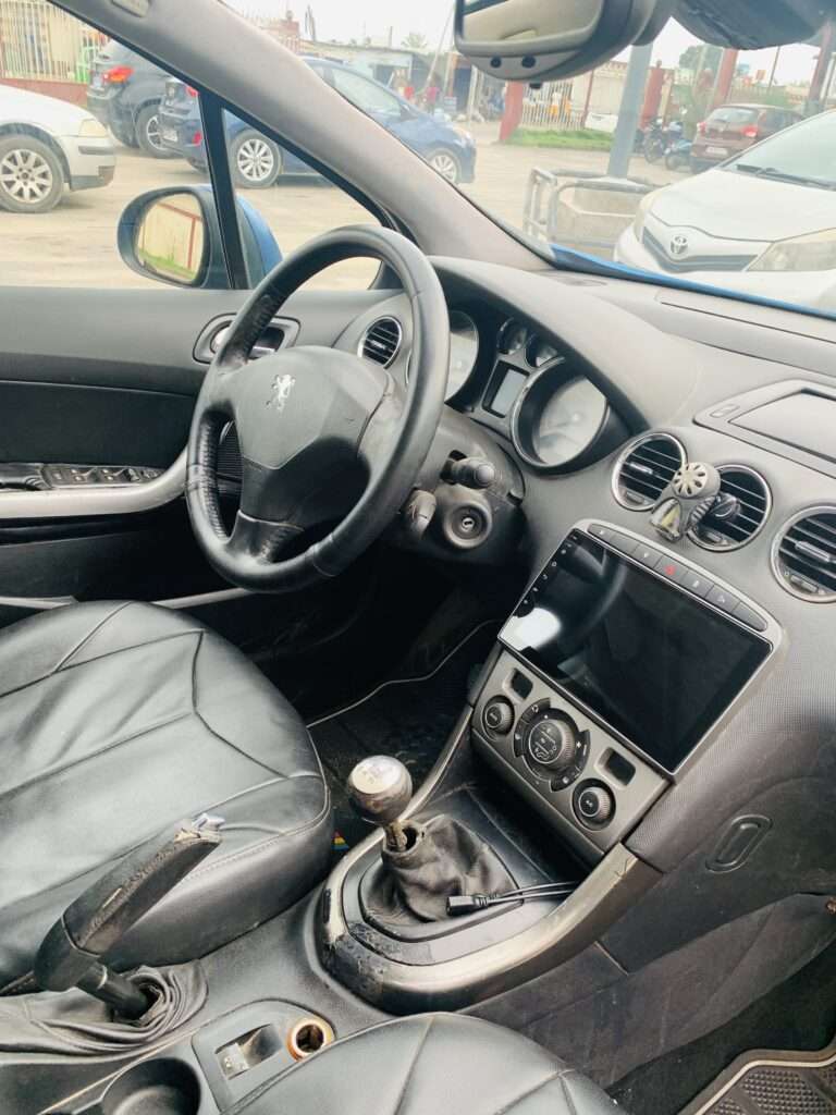 PEUGEOT 308 Full Option