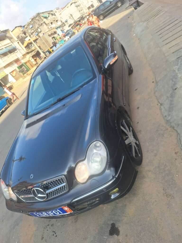 MERCEDES C200 4 CYLINDRES