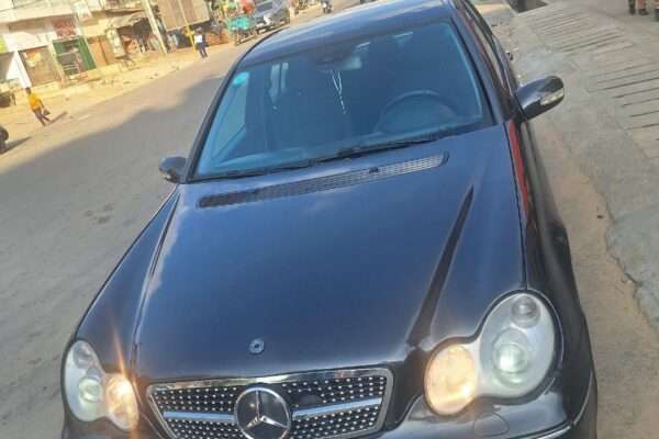 MERCEDES C200 4 CYLINDRES