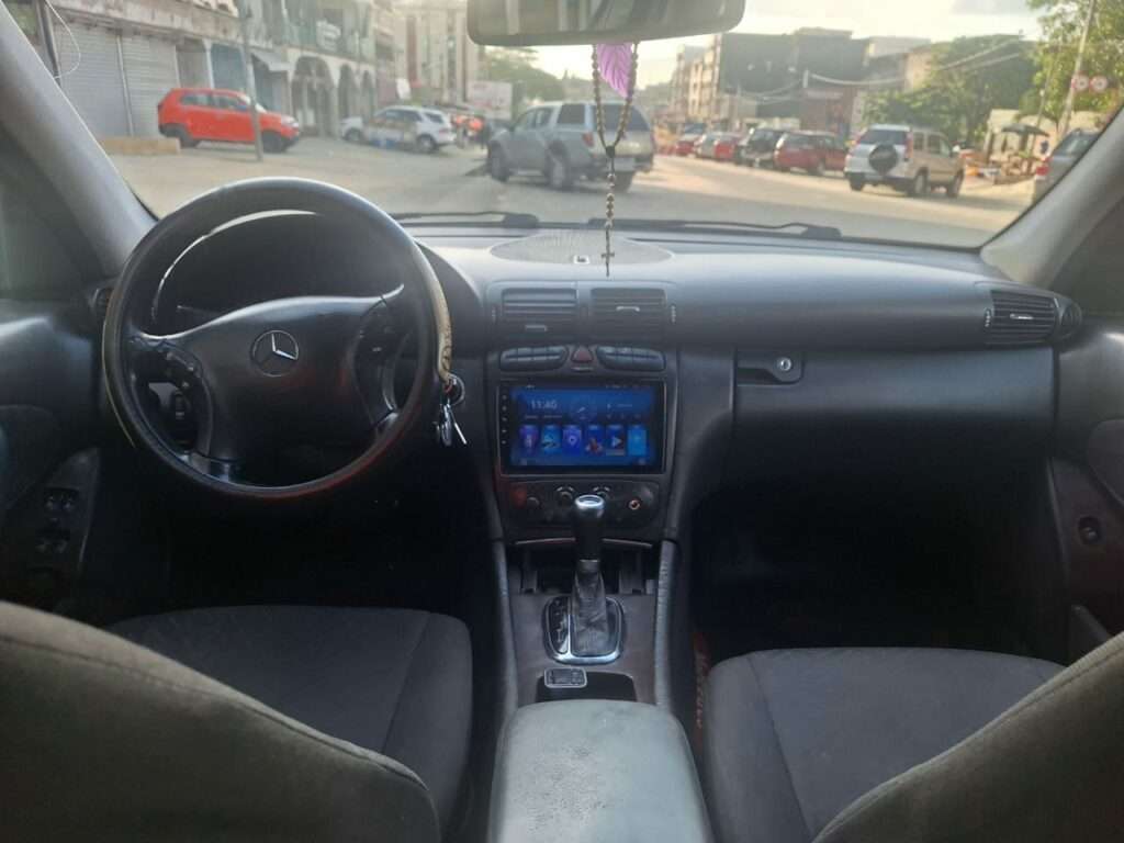 MERCEDES C200 4 CYLINDRES