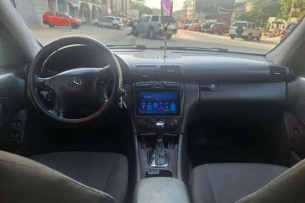 MERCEDES C200 4 CYLINDRES