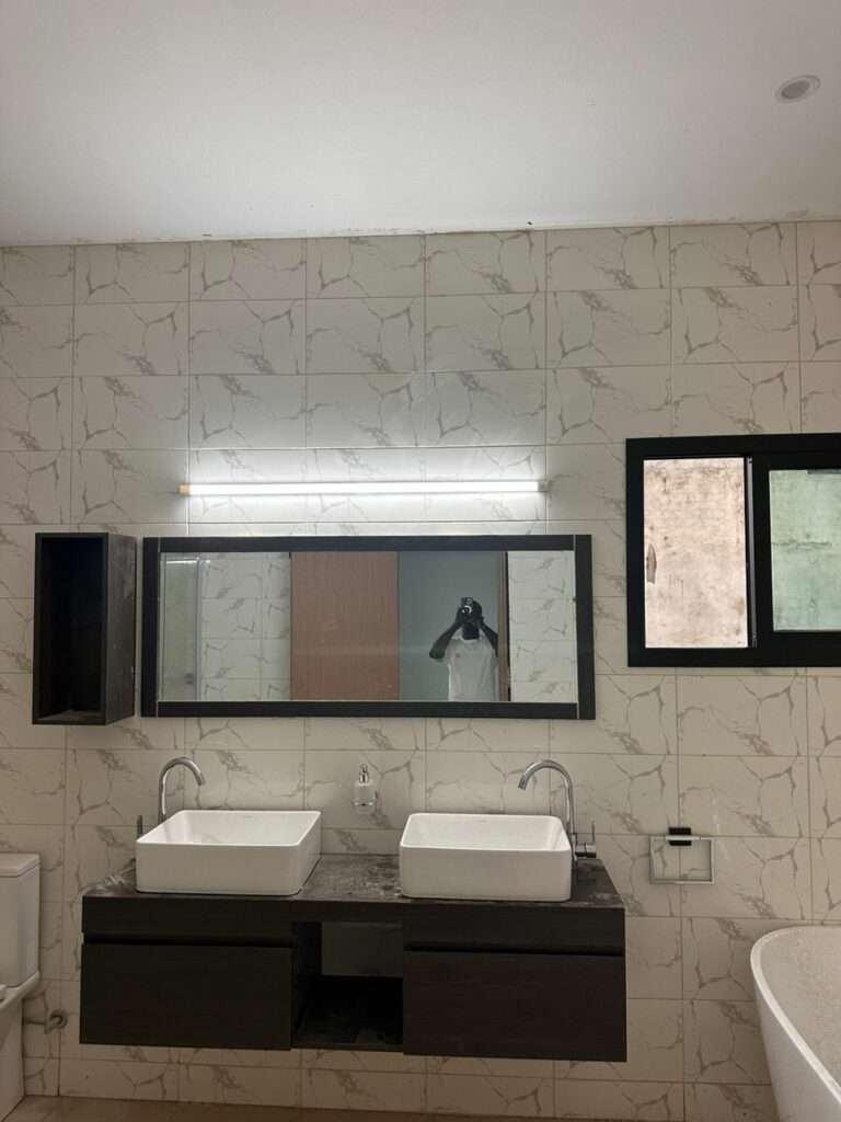 EN VENTE VILLA DUPLEX DE 08 PIÈCES AVEC PISCINE A ANGRÉ GESTOCI