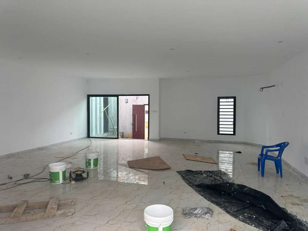 EN VENTE VILLA DUPLEX DE 08 PIÈCES AVEC PISCINE A ANGRÉ GESTOCI