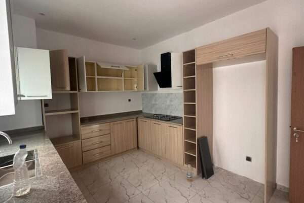 EN VENTE VILLA DUPLEX DE 08 PIÈCES AVEC PISCINE A ANGRÉ GESTOCI