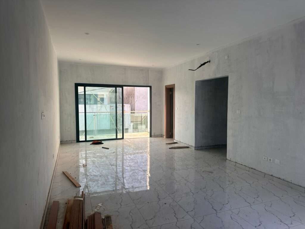 EN VENTE VILLA DUPLEX DE 08 PIÈCES AVEC PISCINE A ANGRÉ GESTOCI