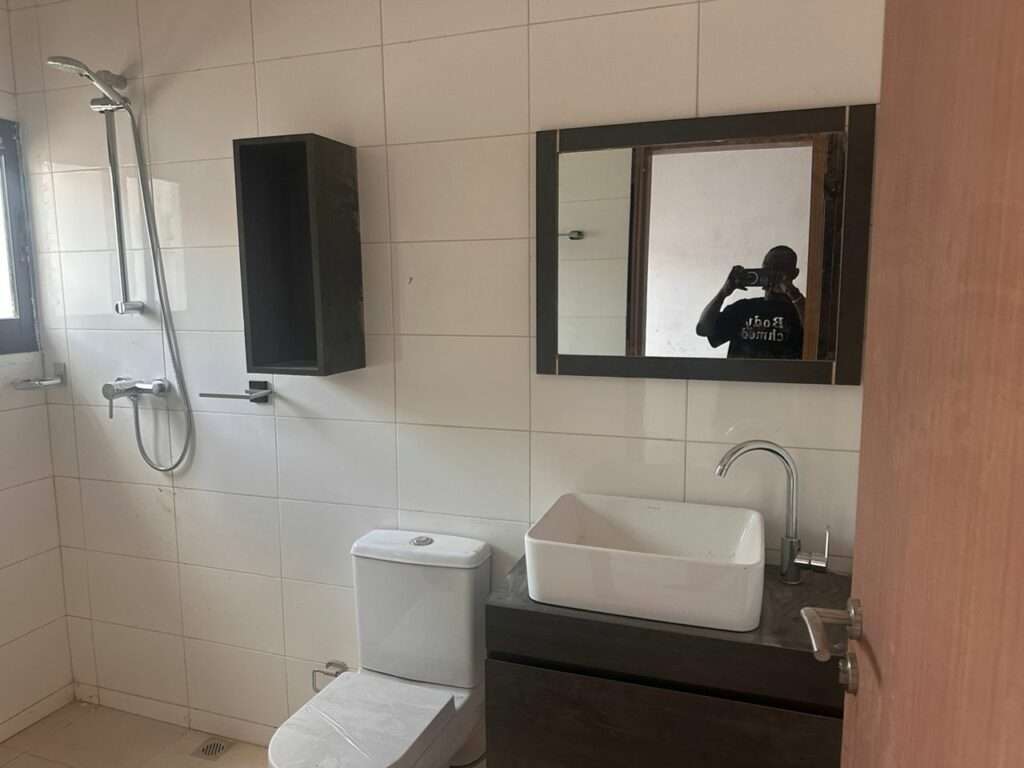 EN VENTE VILLA DUPLEX DE 08 PIÈCES AVEC PISCINE A ANGRÉ GESTOCI