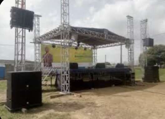 Location de podium 6m/4m
