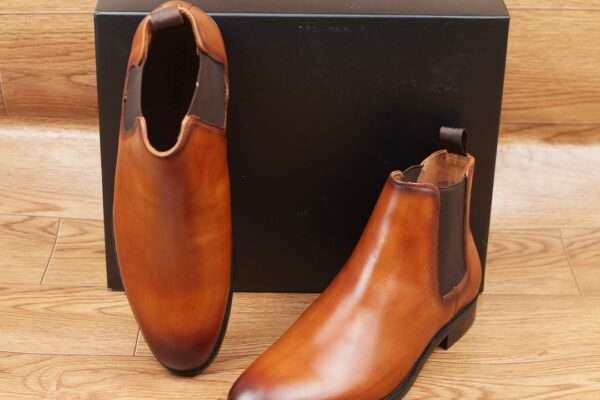 Boots a gaine