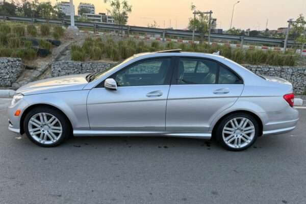 MERCEDES C300 2010 EN VENTE