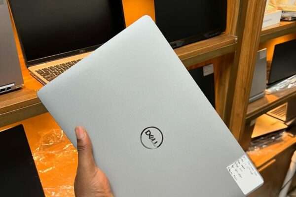 DELL CORE i7 10e Génération avec carte graphique 4giga