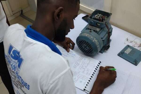 FORMATIONS QUALIFIANTES ELECTRICITE 100% PRATIQUES