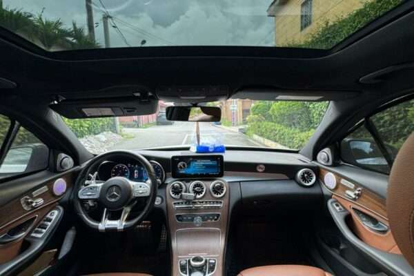 Mercedes classe C300 année 2022 pack AMG full options