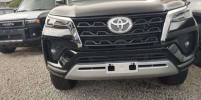 Toyota fortuner SR5 V6 année 2025 neuf 7 plces