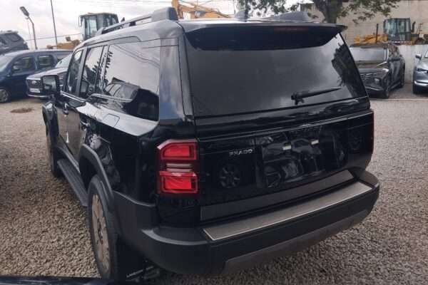 Toyota Land Cruiser Prado black édition neuf 2025
