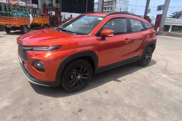 Toyota starlet Cross année 2025 boite automatique