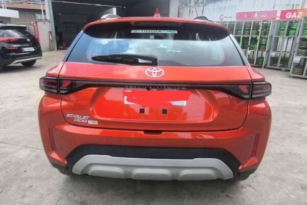 Toyota starlet Cross année 2025 boite automatique