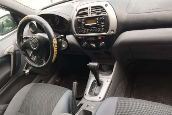 RAV4 année 2000 2 portières boite automatique