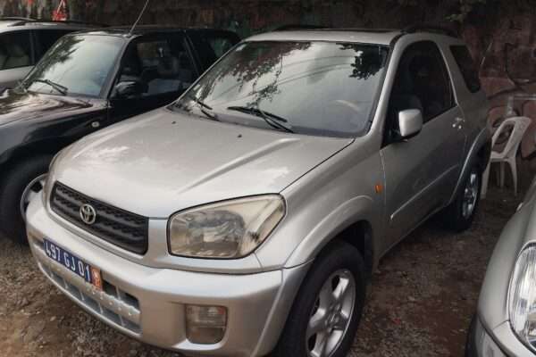 RAV4 année 2000 2 portières boite automatique
