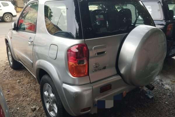 RAV4 année 2000 2 portières boite automatique
