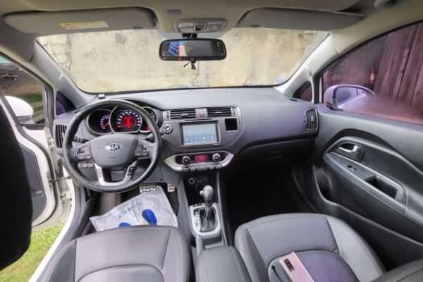 KIA Rio arrondis année 2020 boite automatique