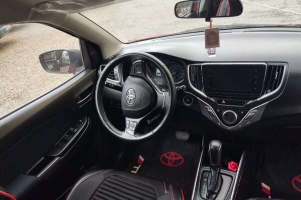 Toyota starlet année 2022 boite automatique
